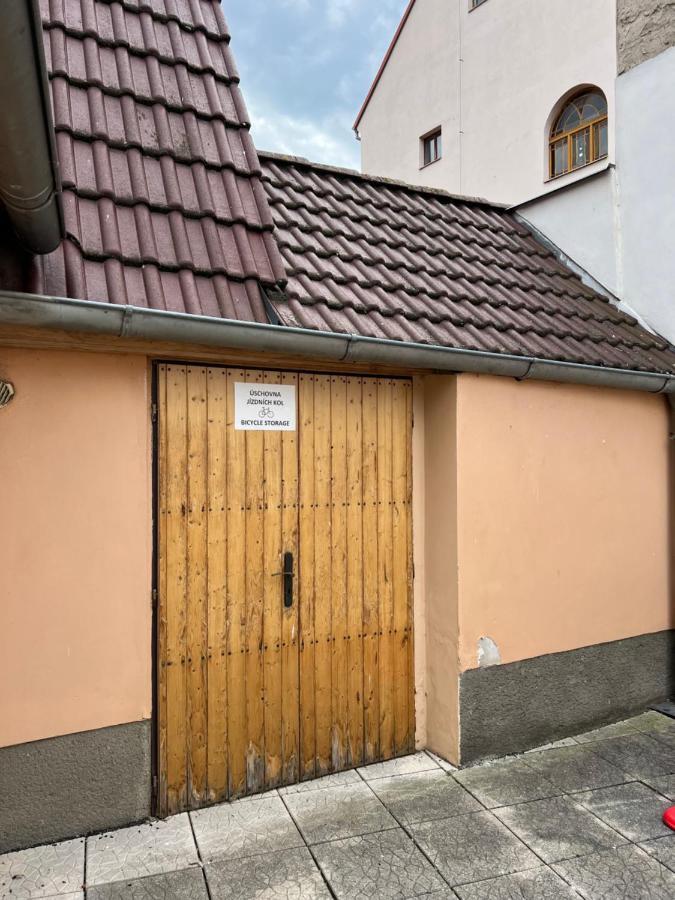 Cely Dum V Historickem Centru Loun Leilighet Louny Eksteriør bilde